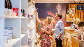 Intérieur du Hoi-Laden avec de superbes produits du Liechtenstein