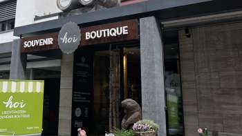 Hoi-Laden vu de l'extérieur