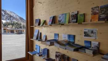 Brochures au Malbun Center