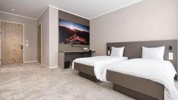 Chambre double lumineuse et moderne au b_smart motel