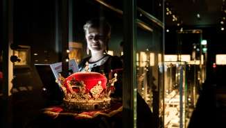 Chapeau_principal_invité_vitrine_château