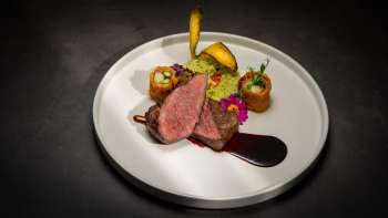 Des repas délicieux dans une atmosphère moderne et conviviale à l'Alpin Royal Restaurant