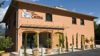 Harry Zech Weinbau Cantina Harry Zech Weinbau Cantina