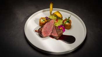 Des repas délicieux dans une atmosphère moderne et conviviale à l'Alpin Royal Restaurant