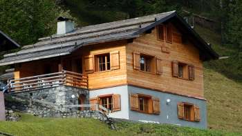 Maison Wisli, Steg