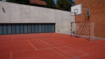 Terrain de sport à l'école primaire Eschen