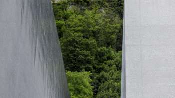 Musée des Beaux-Arts du Liechtenstein avec Hilti Art Foundation devant le château de Vaduz 