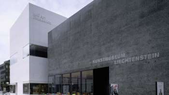 Vue extérieure du bâtiment moderne du Musée des Beaux-Arts du Liechtenstein avec la Hilti Art Foundation à Vaduz