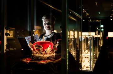 Chapeau_principal_invité_vitrine_château