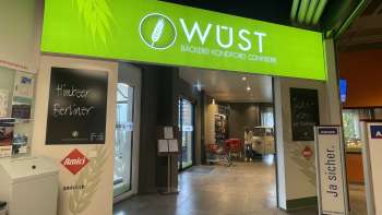 Entrée de la boulangerie Wüst