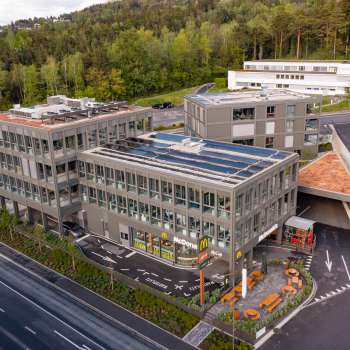 Photo prise du haut du bâtiment du McDonald's de Vaduz