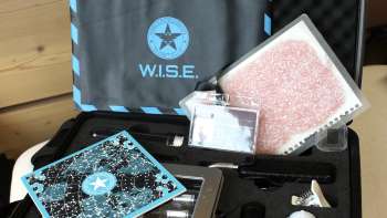 Mallette d'équipement avec du matériel pour l'Outdoor Adventure Room Malbun