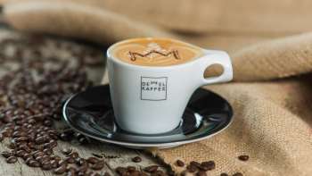 Détail d'une tasse de café chez Kaffee Demmel