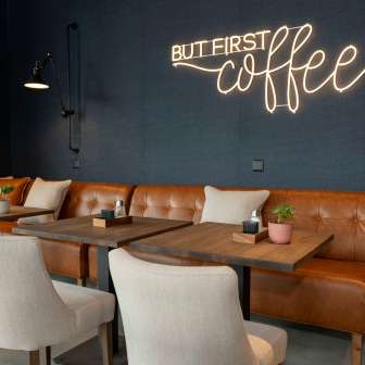 Hôtel stylé avec un café confortable à Vaduz. Parfait pour des moments de détente, un café délicieux & des chambres modernes. Découvrir maintenant & se sentir bien !